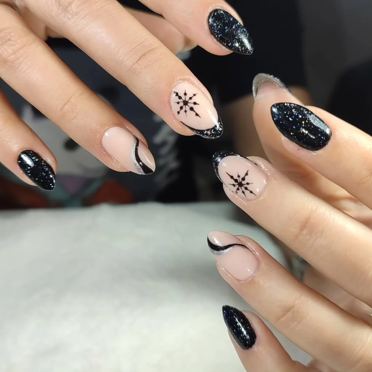 Negro y rosa con detalles