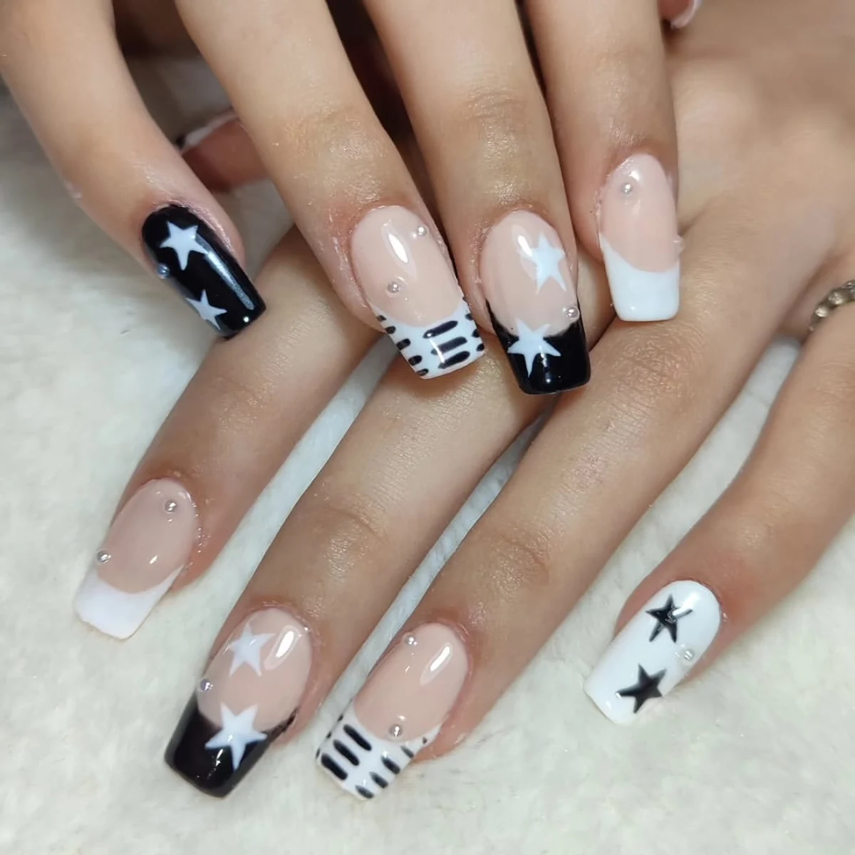 Estrellas en blanco y negro