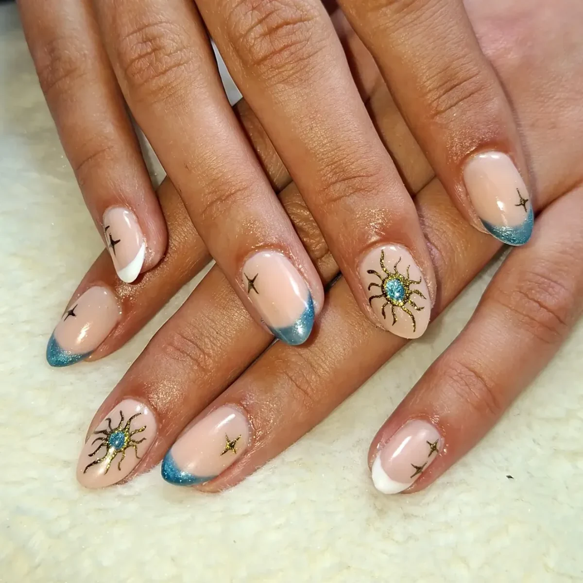 Francesita turquesa y flores